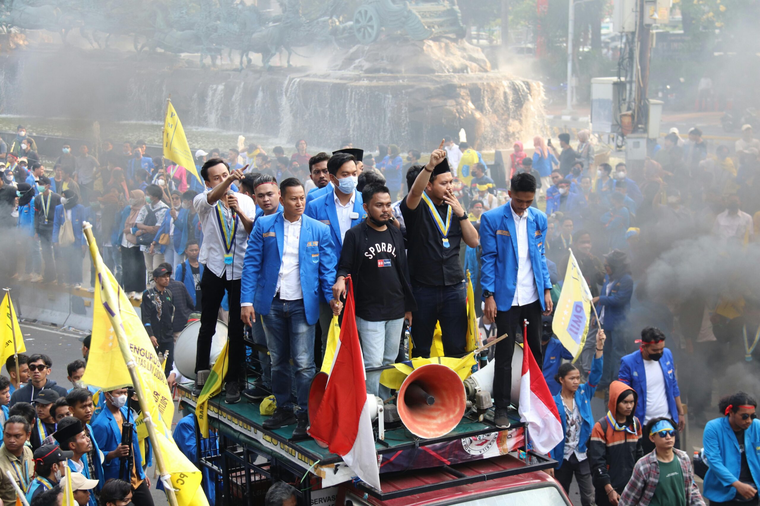 POLITIK HUKUM HAK MENGUASAI OLEH NEGARA TERHADAP TANAH